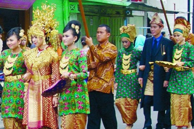 Termasuk Bugis, Inilah 8 Bahasa Daerah yang Paling Banyak Digunakan di Indonesia