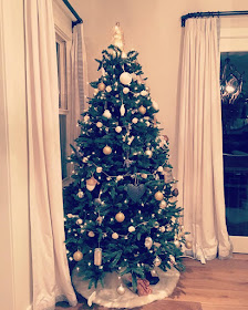 The Best Of Celebrity Christmas Trees @lucyhale - Cool Chic Style Fashion