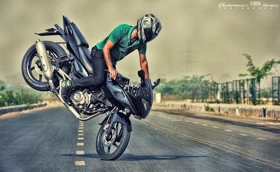 Bike,Car stunts Perfect Endo Stoppie On Pulsar 220