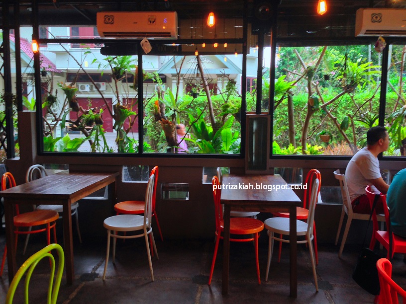 The Garden  Cafe  Jelajah Cafe  Resto