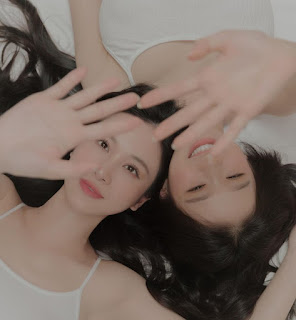 Linh Ka, Jun Vũ đẹp trong trẻo với loạt ảnh 'chị chị em em' nền nã