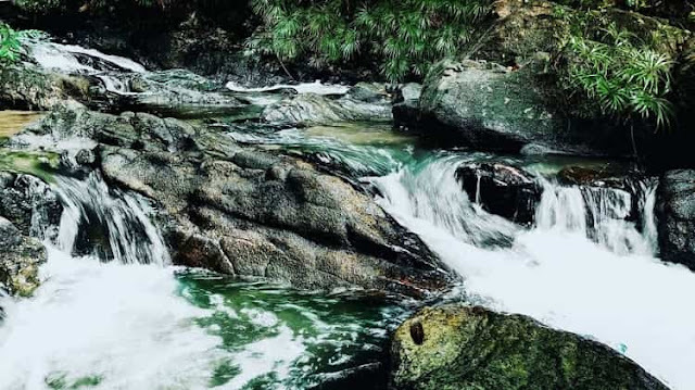 Air Terjun Batu Ampar Lingga