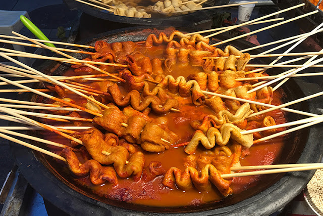 What street foods to eat in Myeongdong, Seoul