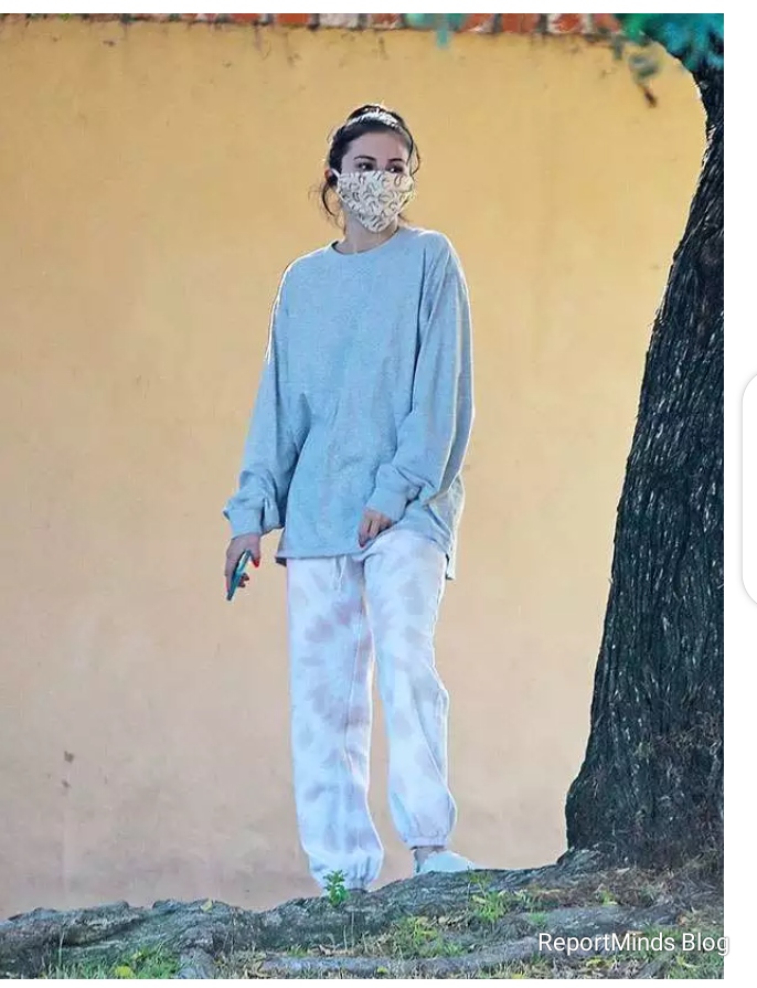 Selena Gomez Spotted On Protective Gear With Sweatshirt While Taking A ...