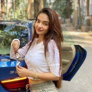 अनुष्का सेन छवि