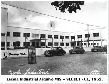 Fortaleza Nobre  Resgatando a Fortaleza antiga : Colégio Agapito dos Santos  - De 1952 a 2006