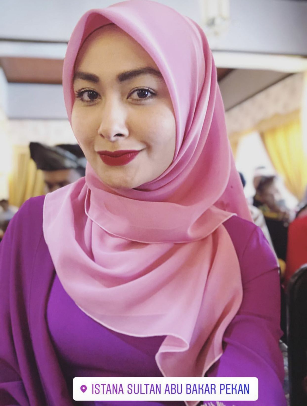 Pesona Cewek berjilbab Wajah cantik body goal - Republic Renger Cantik