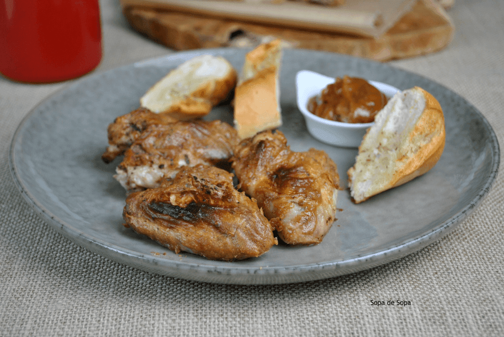 Sopa de Sopa Alitas de Pollo con crema de Cacahuetes