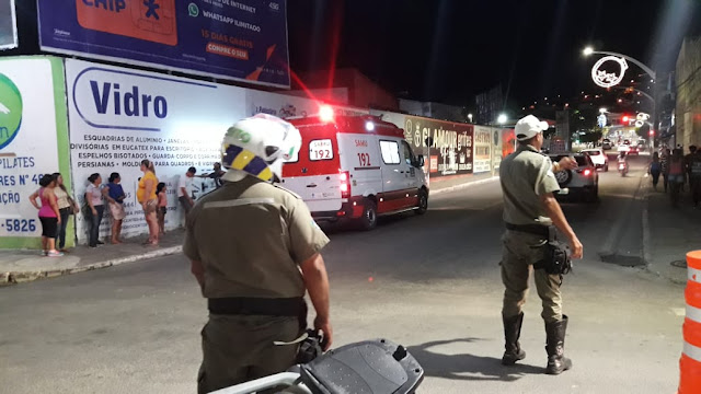 Colisão entre moto e carro deixa um ferido no centro de Jacobina