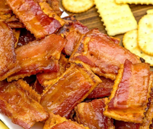 Candied Bacon Crackers Candied Bacon Crackers