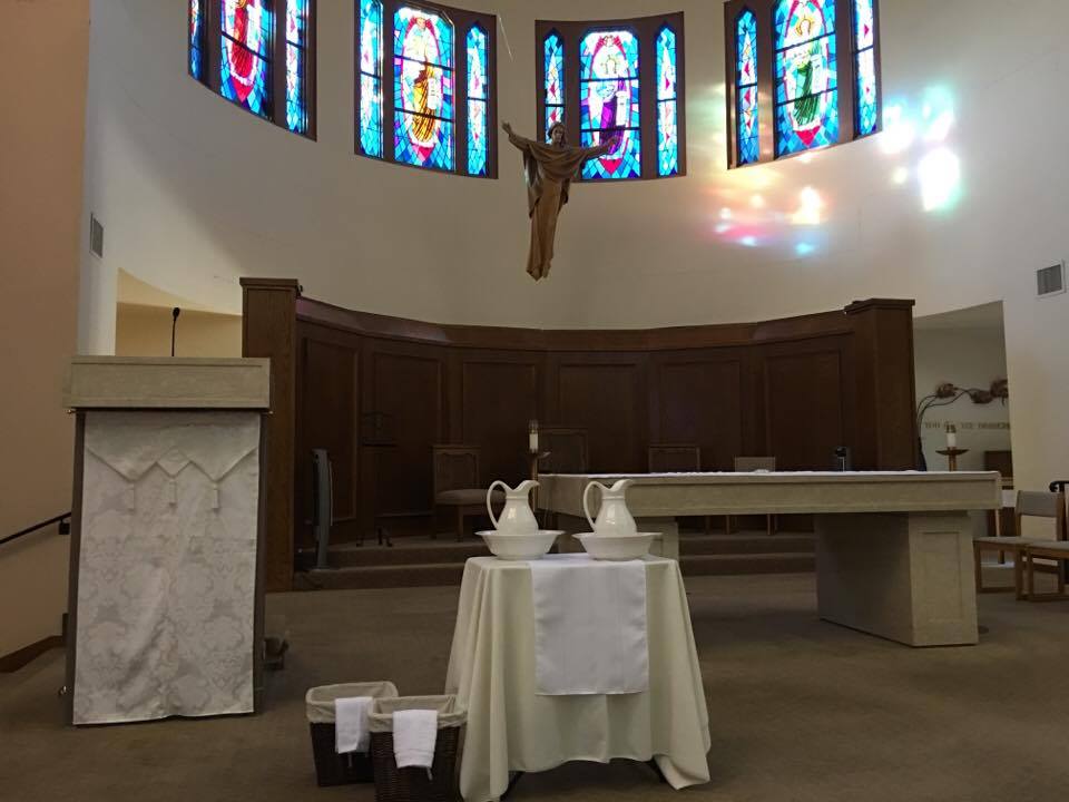 Father David Jenuwine Holy Thursday St. Apollinaris Church