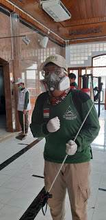 Cegah Corona, FPI Surabaya Semprotkan Disinfektan Di Masjid Cheng Hoo Dan Lainnya
