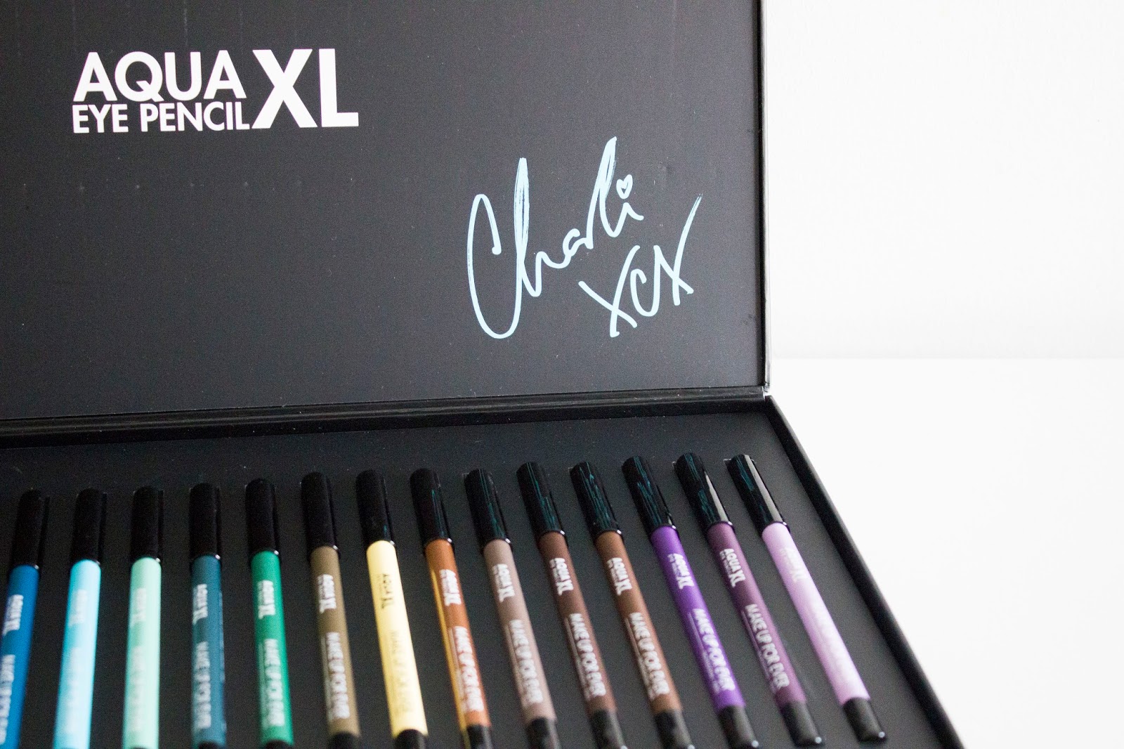 Les nouveaux crayons pour les yeux AQUA XL de Make Up For Ever ! La