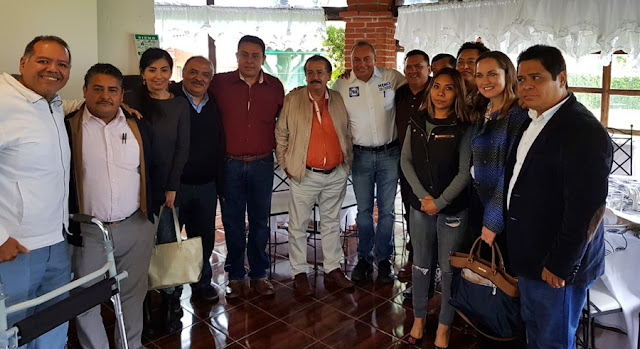 Memo Velázquez se reúne con miembros de la Asociación de Empresarios y Comerciantes de Atlixco