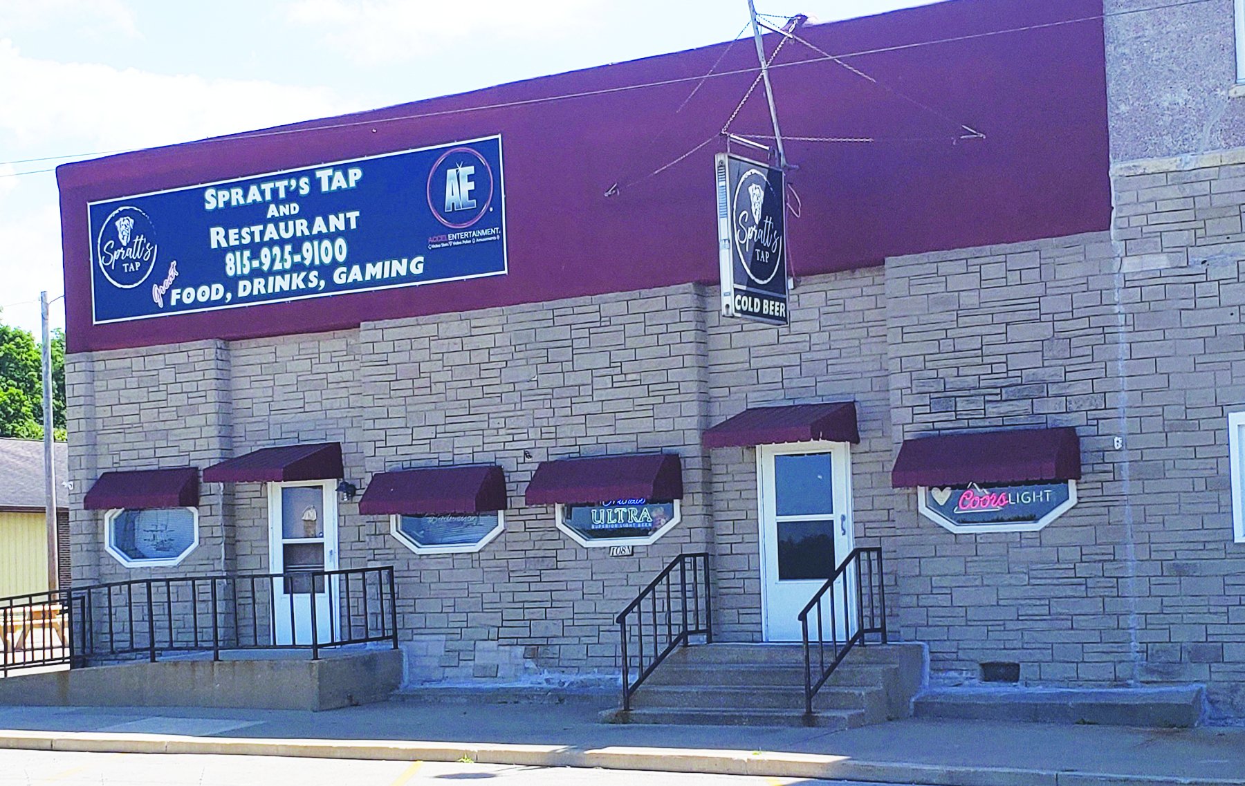 Hennepin Couple Awarded Putnam County Rotary's Service Above Self Award