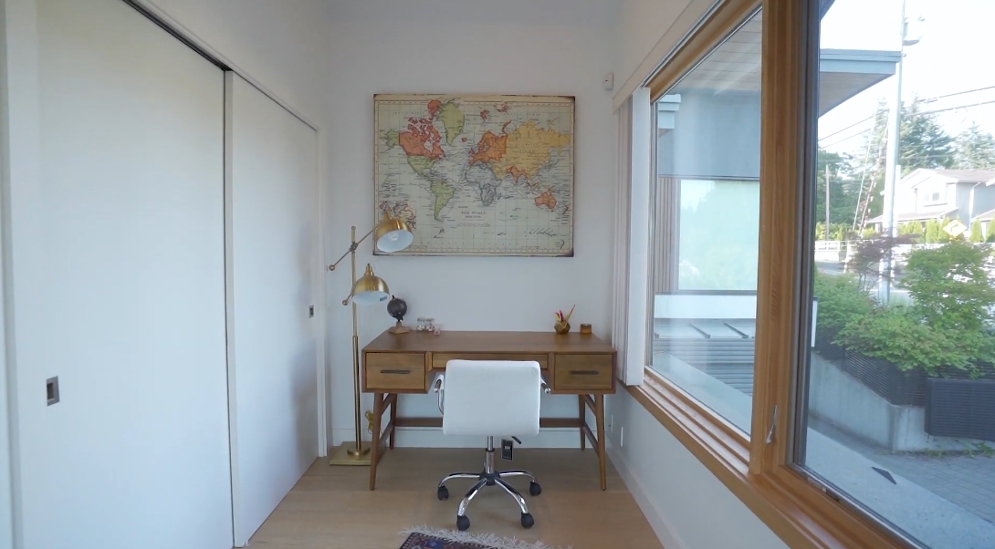 26 Interior Design Photos vs. 2037 Westview Dr, North Vancouver, BC Luxury Home Tour