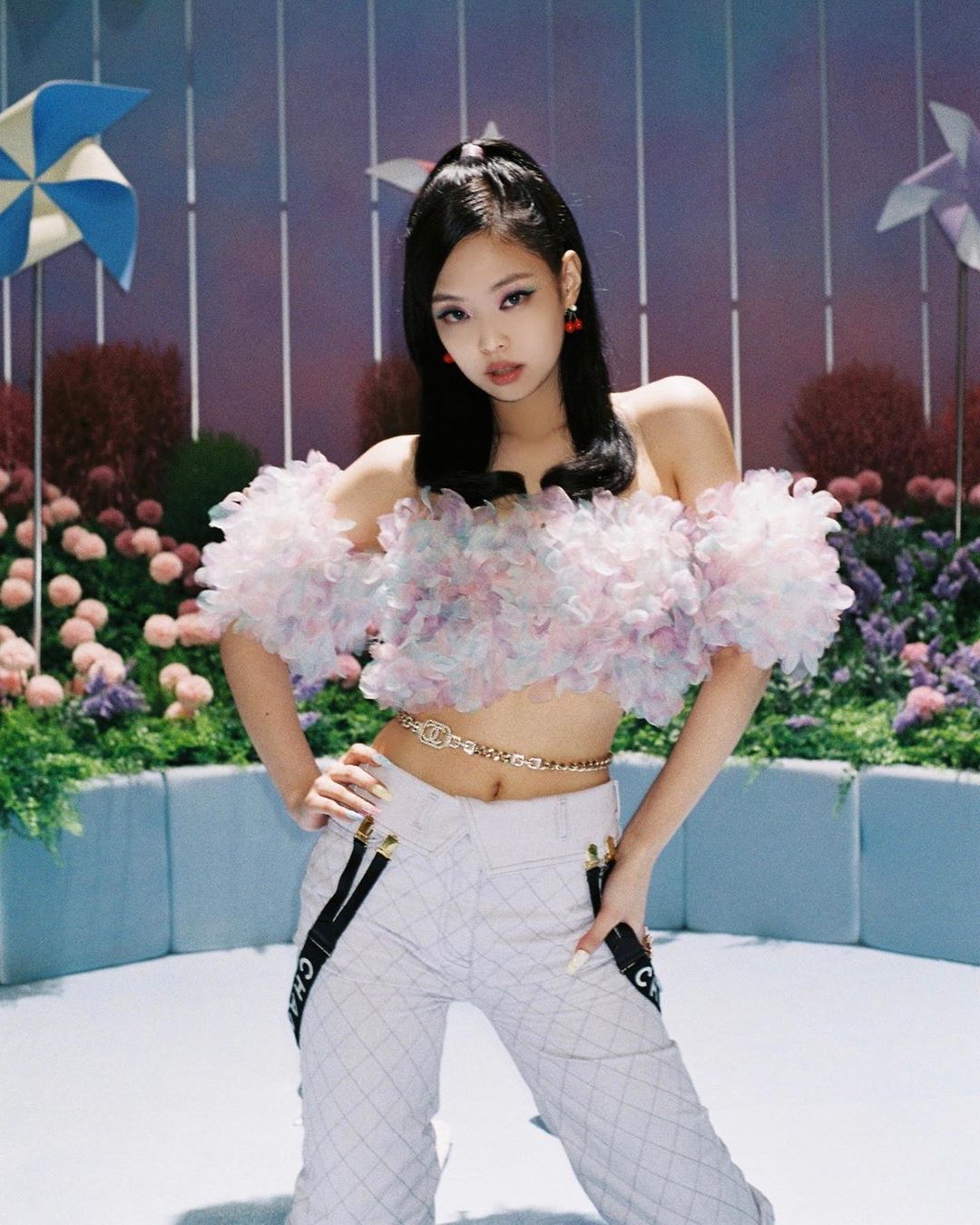 Jennie Blackpink Ice Cream Walpaper Ultra HD