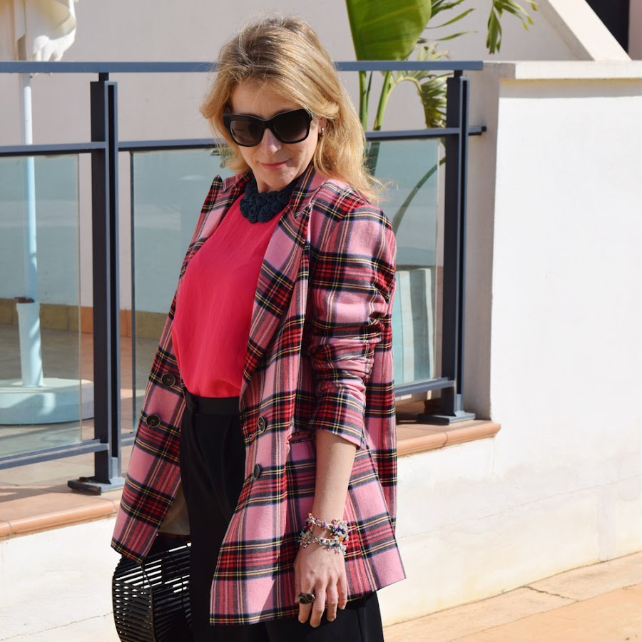 Como llevar crop pant con blazer