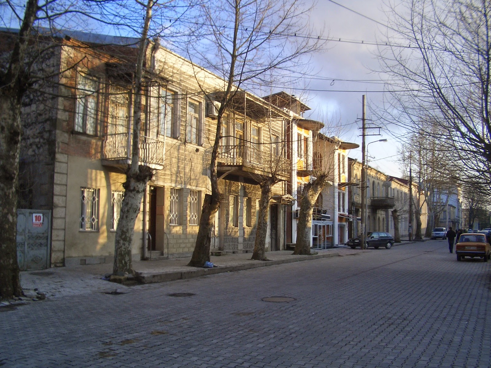 Кутаиси фото. Королевский квартал Кутаиси. Кутаиси 2020. Кутаиси улочки. Кутаиси старый город.