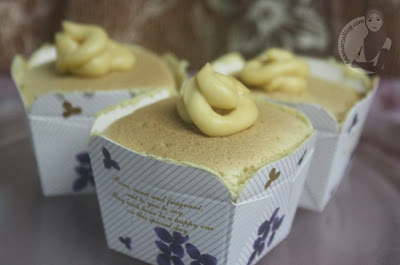 Hokkaido Chiffon Cupcakes with Custard Filling - Sumarz.Com