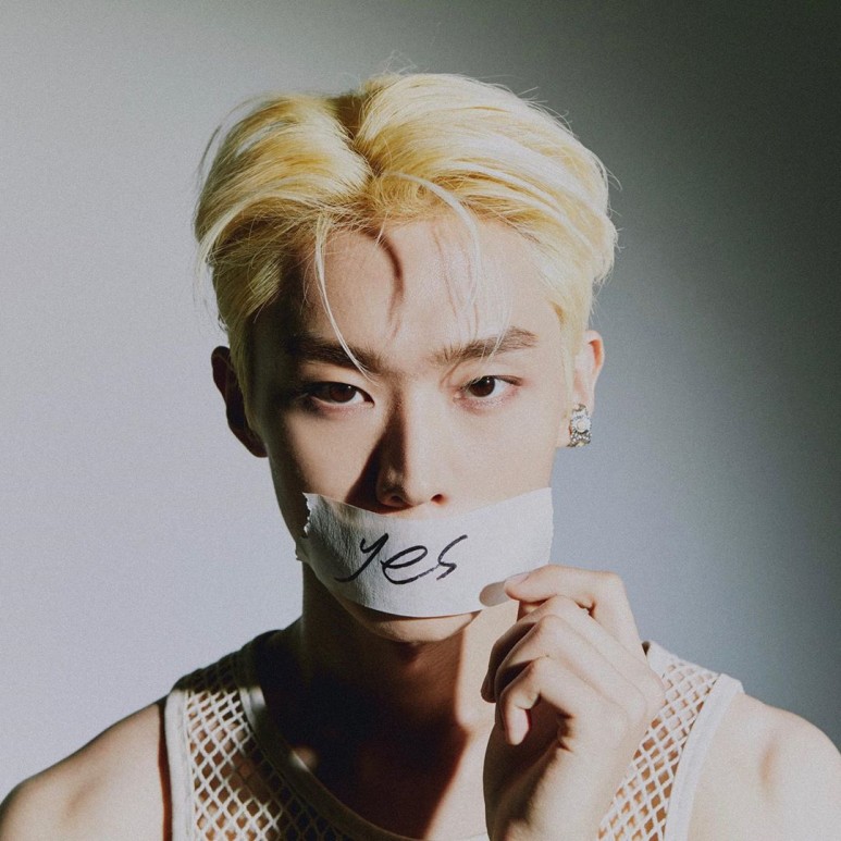 데뷔 후 처음으로 브이라이브 방송했던 가수 데미안 | 인스티즈