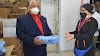 COOPFENATRASAL dona trajes de bioseguridad para protección personal área laboratorio Hospital Salvador B. Gautier