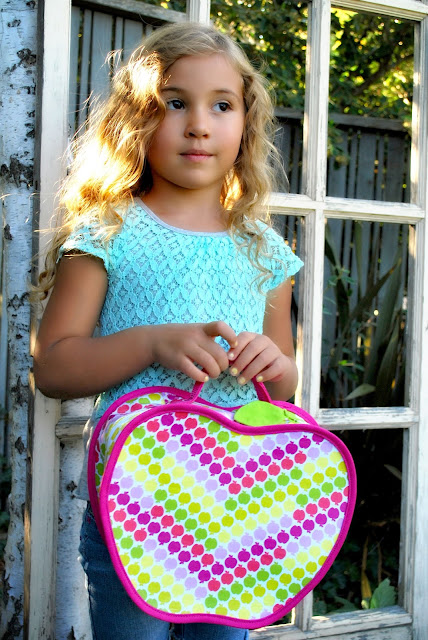 Free Lunch Box Sewing Pattern from The Cottage Mama