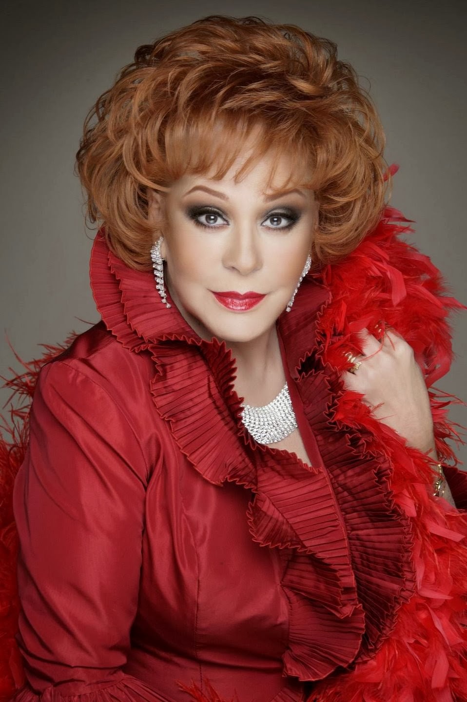 El Lavadero de las Muñecas SILVIA PINAL LANZARÁ LIBRO AUTOBIOGRÁFICO