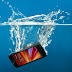 Κι αν σου πέσει στο νερό το κινητό σου...; Δες αυτά τα 3 tips