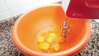 ponemos 6 huevos en el bol