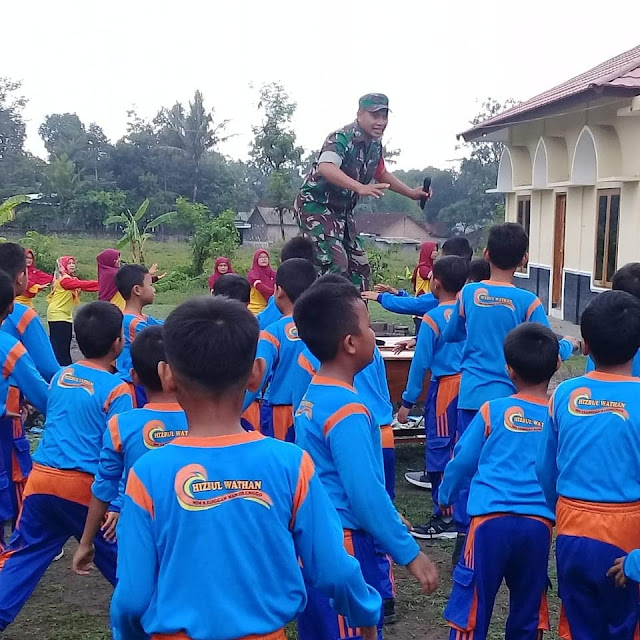 Mendidik Anak Sehat bersama Babinsa Manisrenggo