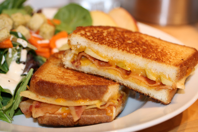 Hot Dinner Happy Home Grilled Cheese Sandwich with Bacon and Apples