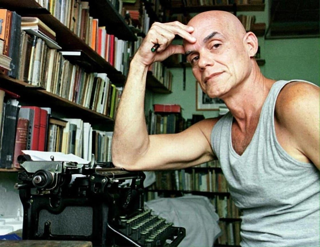 Β Ι Β Λ Ι Ο Κ Α Φ Ε Pedro Juan Gutiérrez, “Ημερολόγιο επιβίωσης”