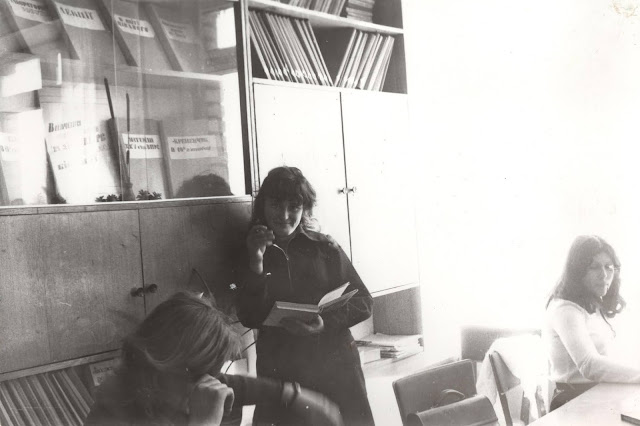 Студентки відділення дошкільної освіти в навчальній аудиторії (бл. 1978)