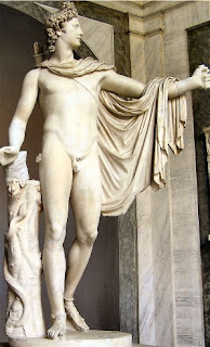 statua marmorea rappresentante Apollo