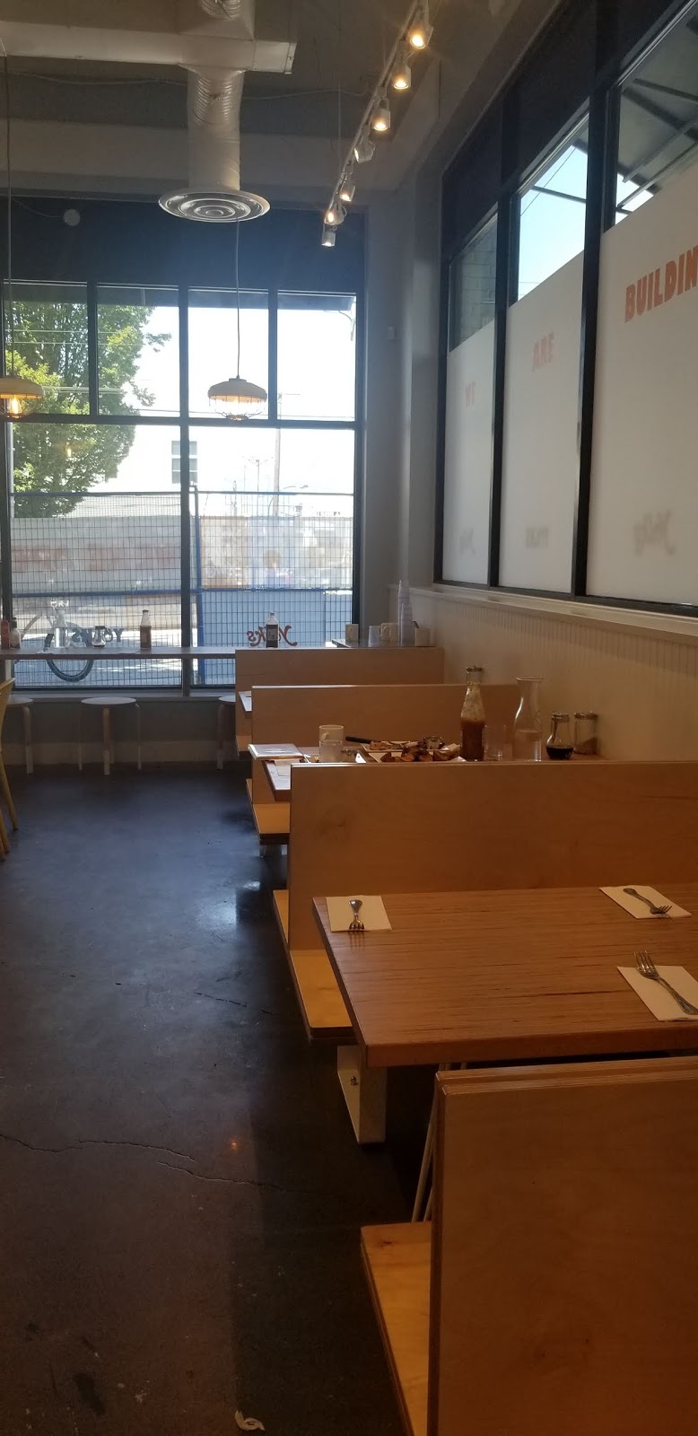 Yolks Vancouver, Canada chichicho