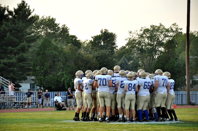 ster Schroeder Varsity Football Photos GatesChili (Lost 1412)