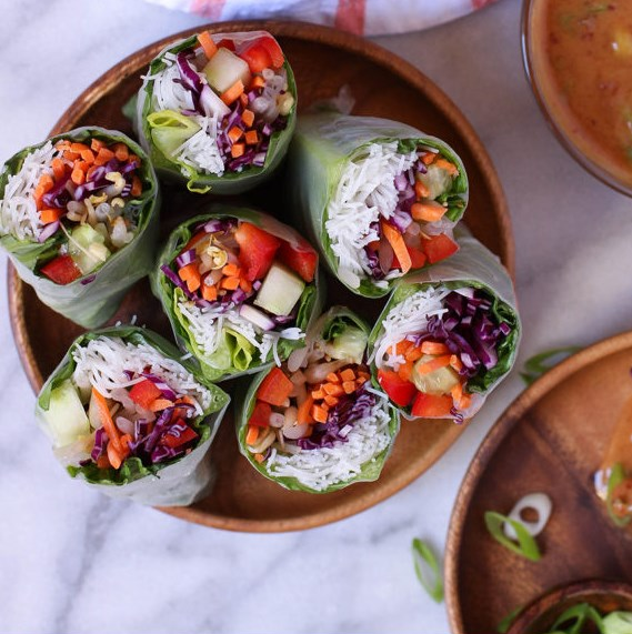 Veggie Spring Rolls with Spicy Peanut Dipping Sauce - GIMME FOOD