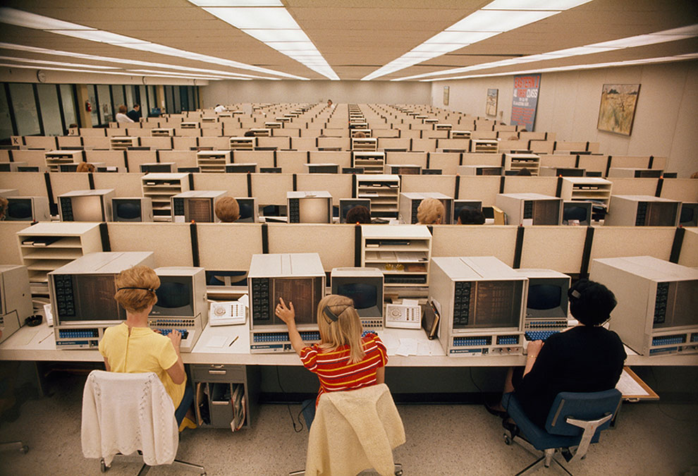 18 Fascinating Vintage Photos That Show the Golden Age of the Cubicle