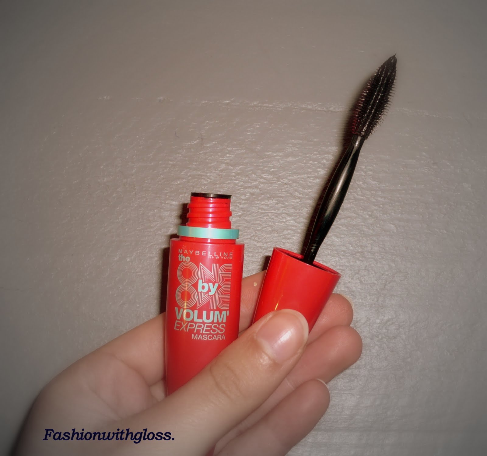 fashionwithgloss. Maybelline Volum'Express One by One Mascara