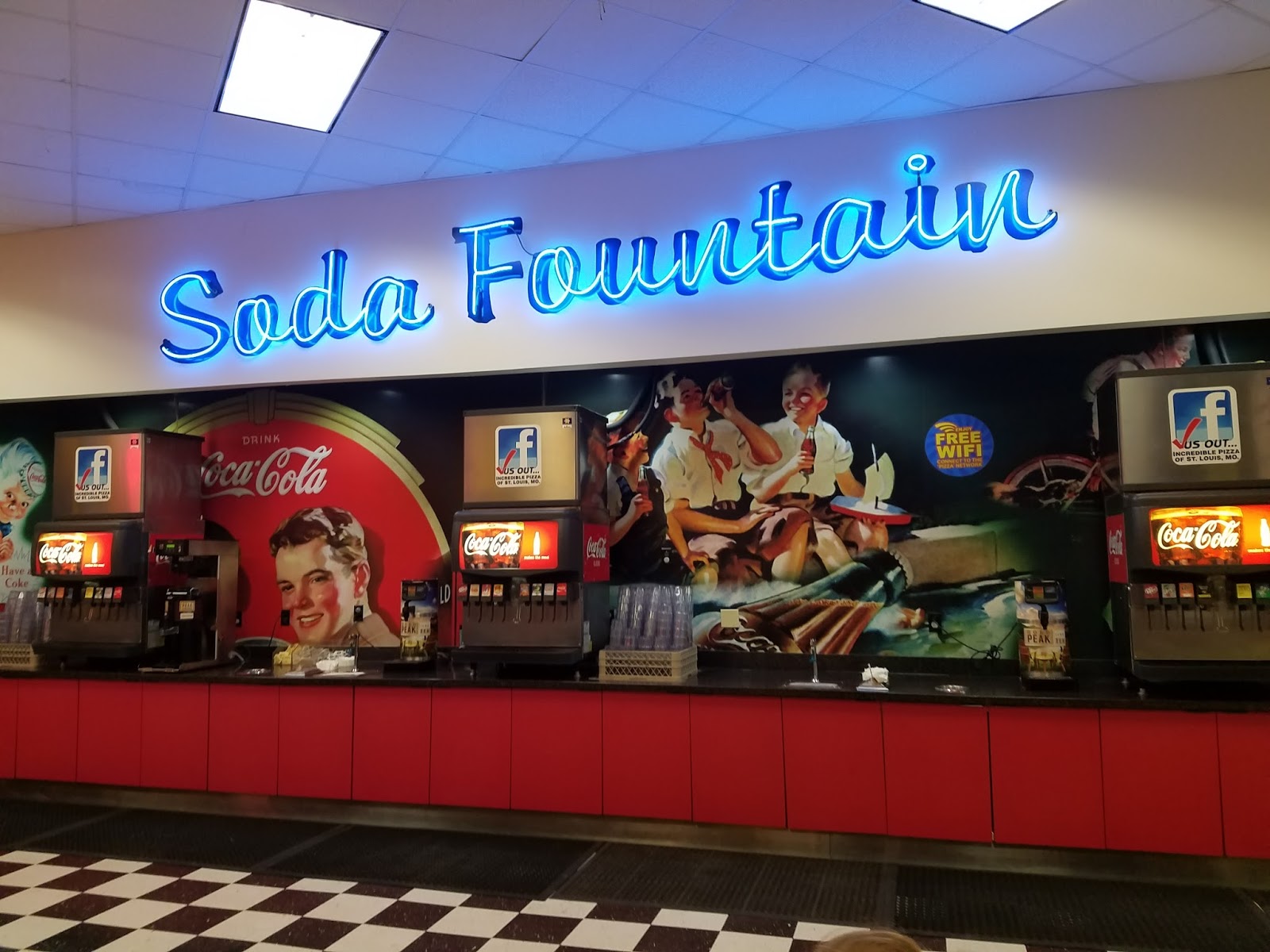 Play St. Louis Incredible Pizza Company, South County