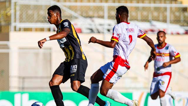  Após levar 3 gols, Juazeirense reage e vence Volta Redonda nos pênaltis