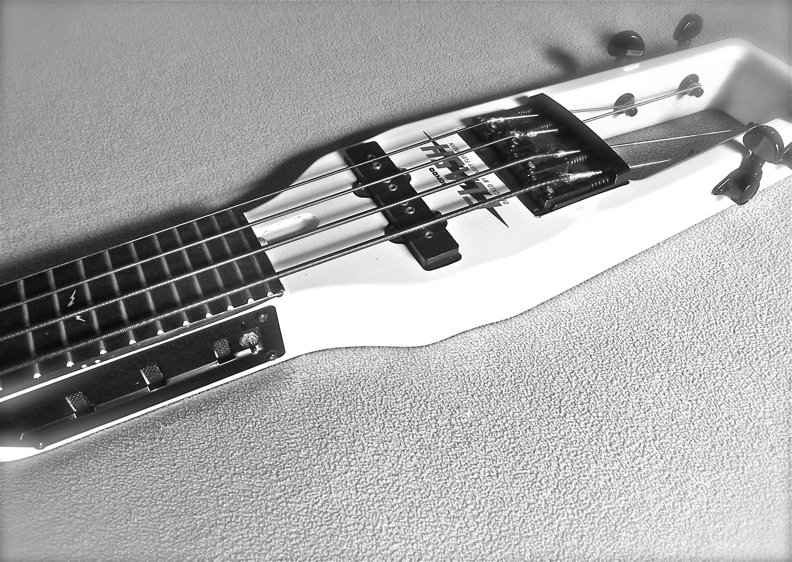 An Inaudible Hum Noise & the Tyranny of Form LOW ARCHITECTURE 9 HONDO "FLASH" BASS