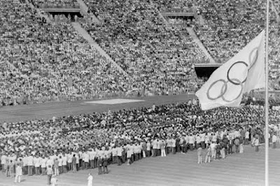 जब हिब्रू में चिल्लाना शुरू कर दिया - "चेवरे तिस तात्रू - चेवरे तिस तात्रू", जिसका अर्थ था लड़कों बचो...