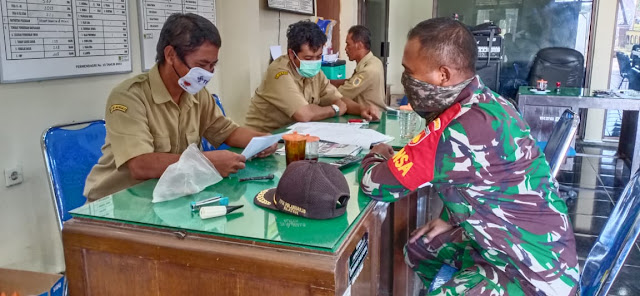 Jaga harmonisasi TNI Rakyat Babinsa Koramil 15/Polanharjo aktif kekantor desa