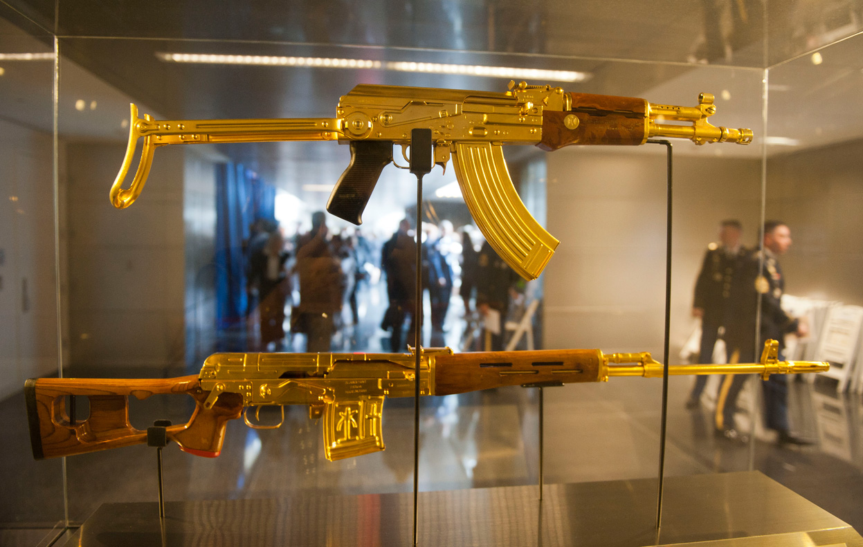 Gold Made Rare Guns in Dubai And Saudi Arabia(13photos) Pak GUNS