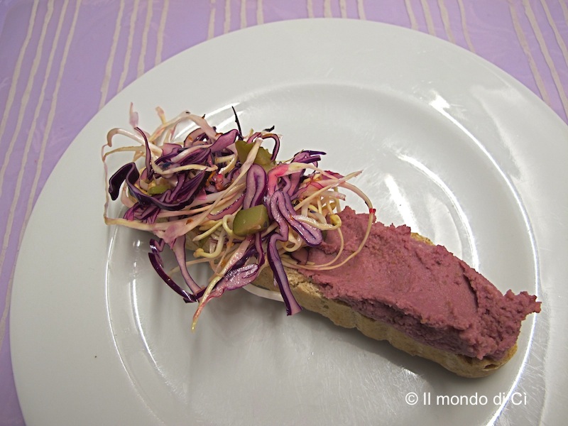 Il Mondo di Cì: Hummus in rosa con insalatine