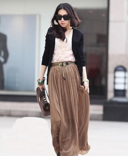Women Lifestyles: Some Of The Most Popular And Fashionable Long Skirts