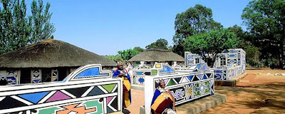 Sur son passage, les troupes de Mzilikazi pillent, massacrent et assujettissent les populations locales. La réputation de Mzilikazi lui attire de nombreux guerriers qui rejoignirent son armée. Le centre du royaume fluctua au cours des décennies, se déplaçant de l'est à l'ouest du Transvaal. Ces populations se brassèrent formant les Ndébélés Khumalo (en nguni), également appelés Mthwakazi ou Matabele (en sotho-tswana). Fuyant ensuite la progression des Boers et des Voortrekkers (bataille de Vegkop), les Ndébélés du roi Mzilikazi franchirent le fleuve Limpopo en 1837, poussèrent jusque dans l'actuelle Zambie avant d'être refoulés et de s’établir définitivement dans le sud-ouest de l’actuel Zimbabwe vers 1840, dans la région des Monts Matobo (« les crânes chauves »). Ses troupes assujettissent alors les tribus locales shonas et imposent le mode de vie ndébélé aux quatre coins de l'empire du Matabeleland d'où Mzilikazi parvient à repousser les Boers entre 1847 et 1851, avant de signer avec eux un accord de paix et de reconnaissance mutuelle en 1852.