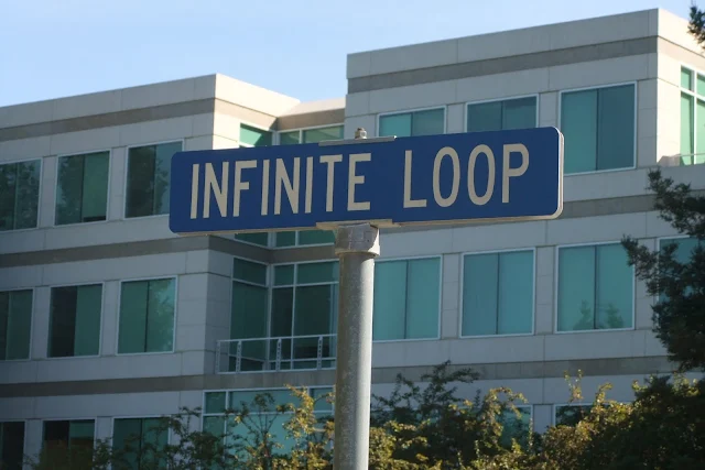 infinite-loop-sign INFINITELOOKPの看板